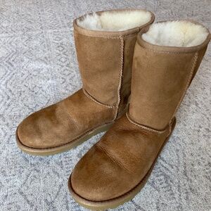UGG boots women’s Size‎ 8
